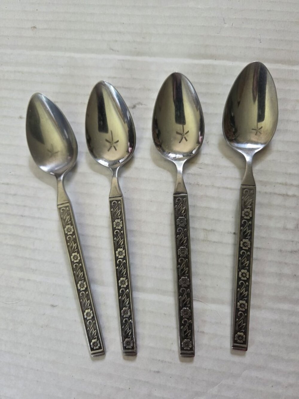 Gold Standard Night Blossom Teaspoons Set of 4 Japan Flowers Spoon